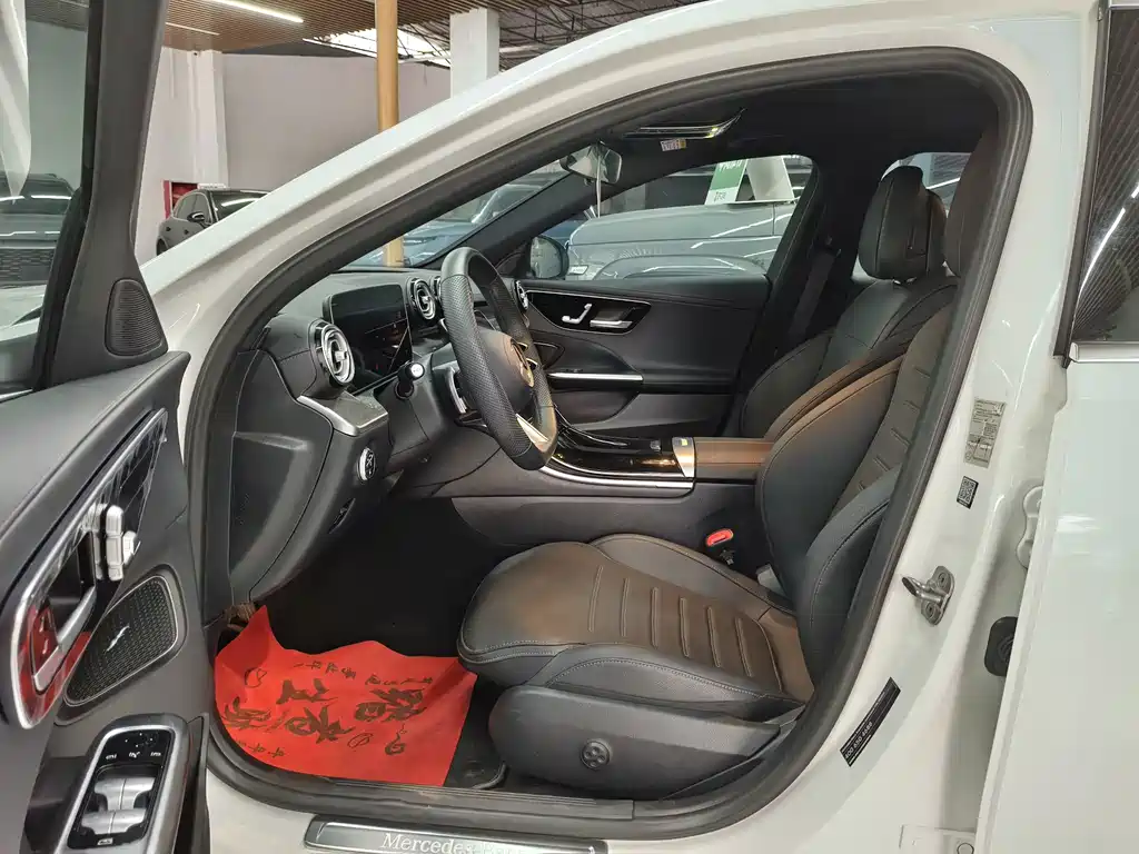 Mercedes-Benz C-Class — миниатюра 3