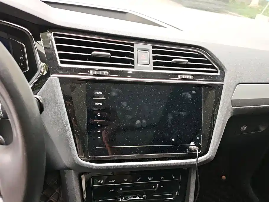 Volkswagen Tiguan L PHEV — миниатюра 13
