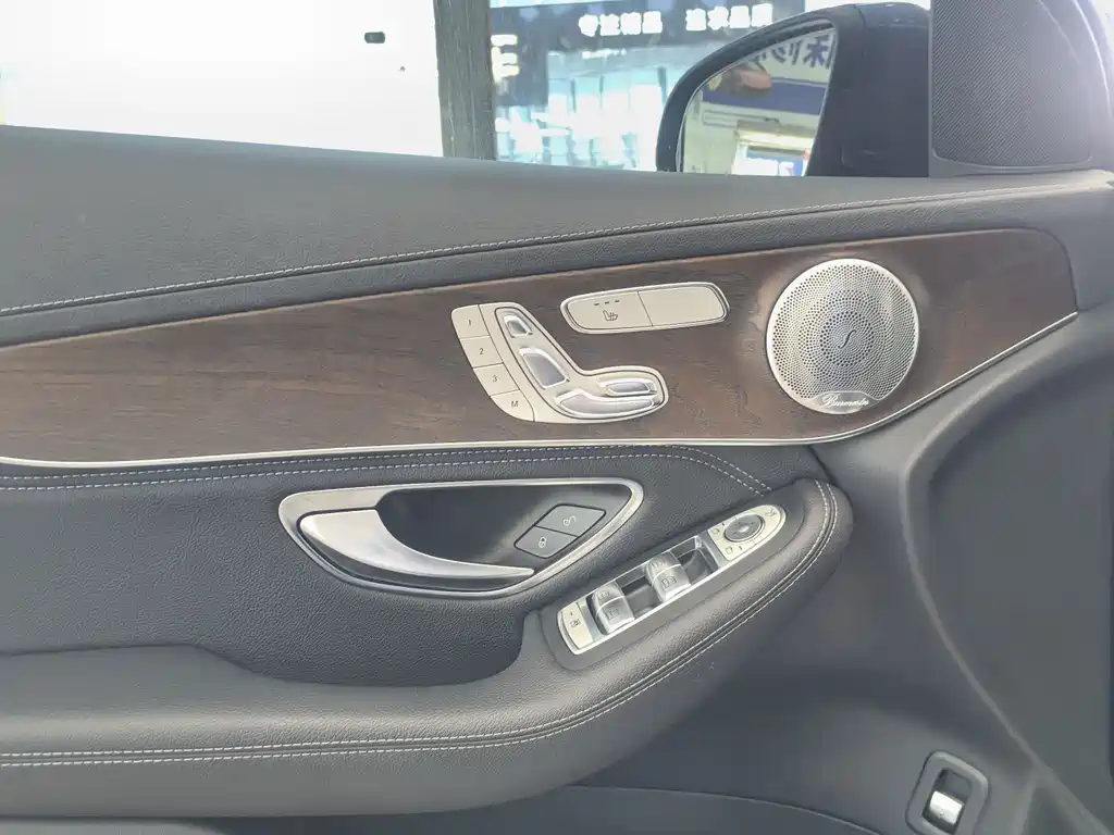 Mercedes-Benz GLC — миниатюра 9