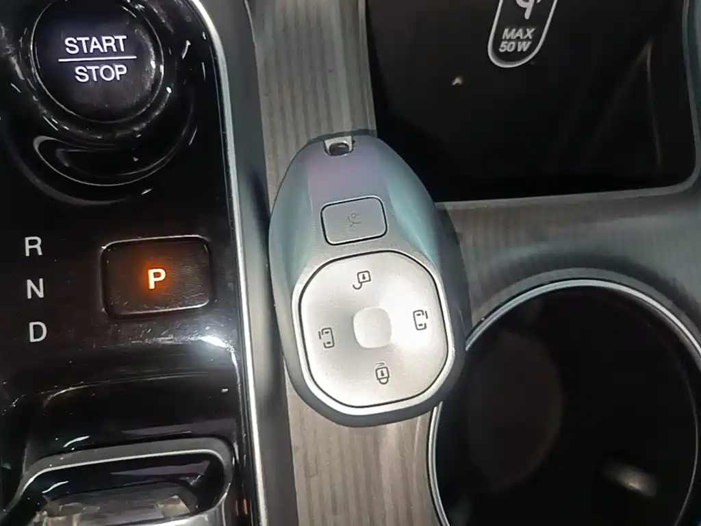 GAC Motor Trumpchi E8 PHEV — миниатюра 9