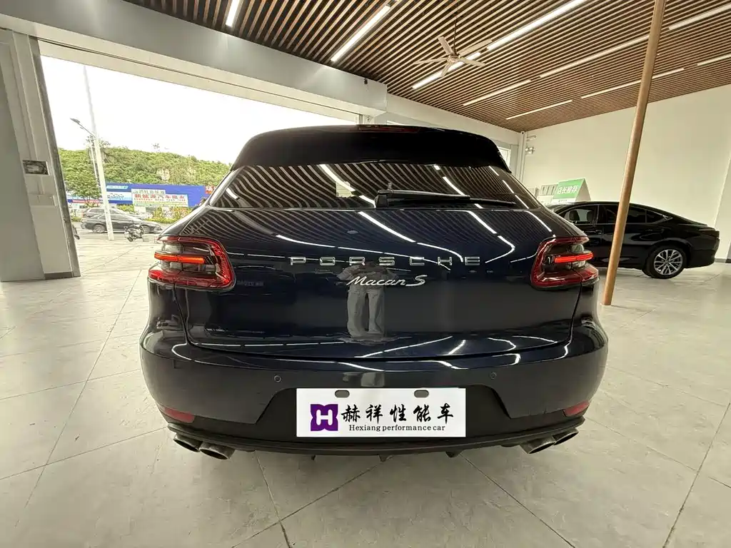 Porsche Macan — миниатюра 14