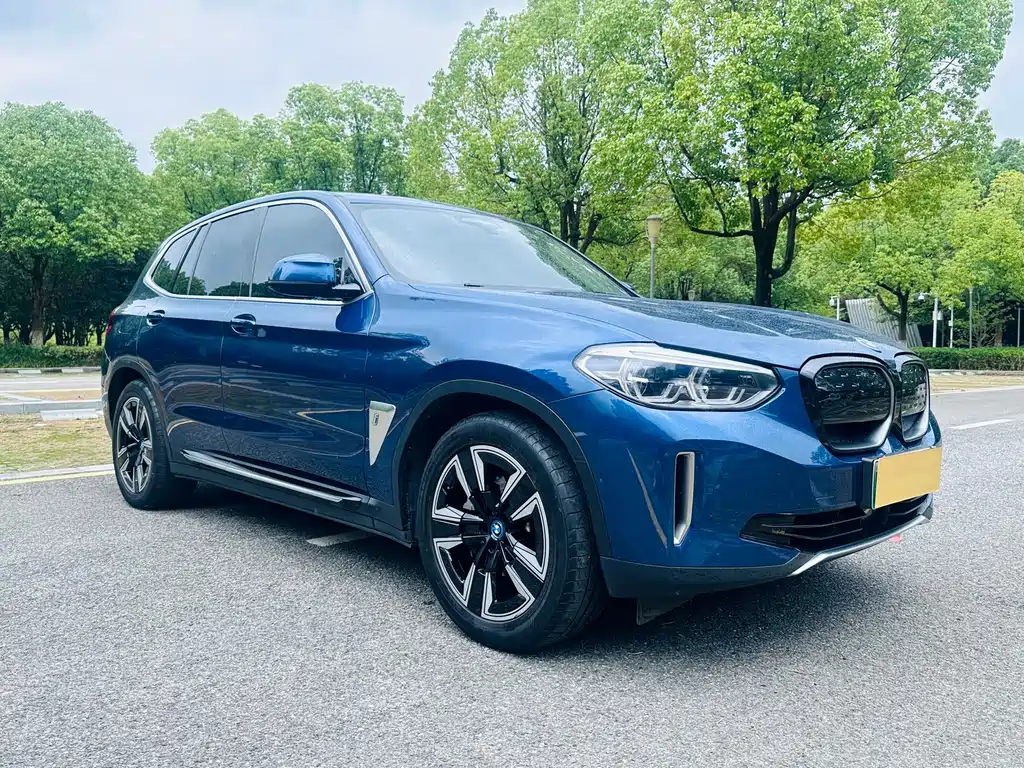 BMW iX3 — миниатюра 2