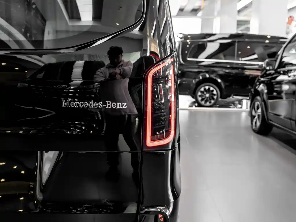Mercedes-Benz Vito 2024 2.0T