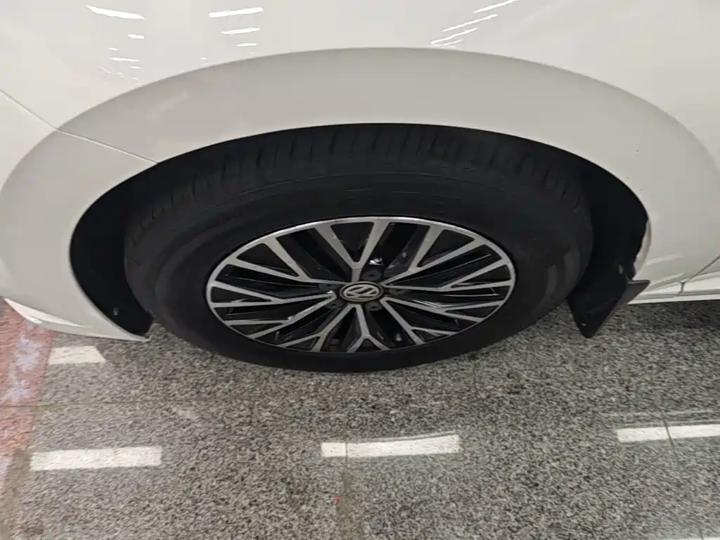 Volkswagen Sagitar — миниатюра 25