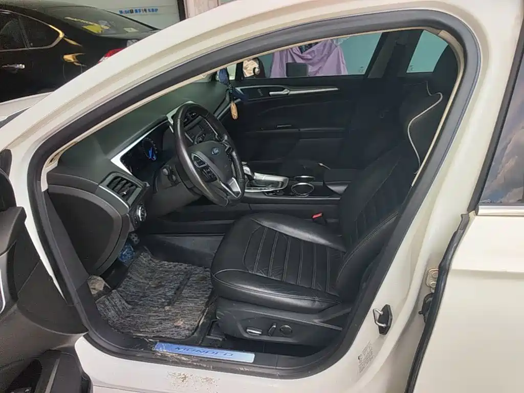Ford Mondeo — миниатюра 8
