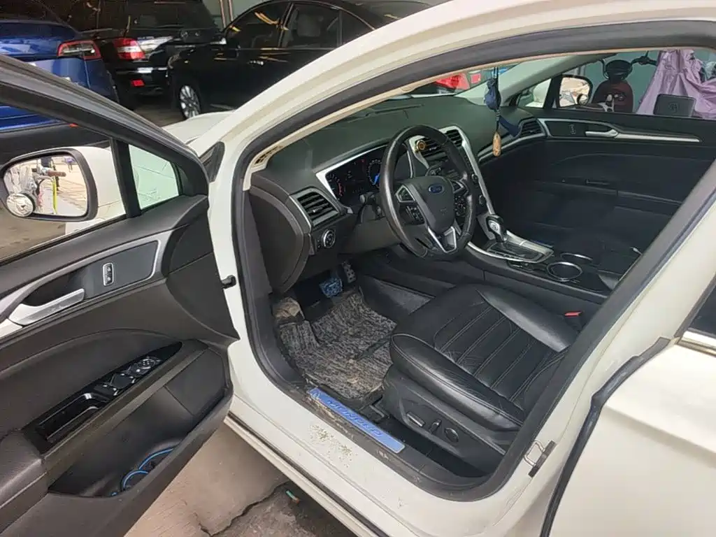 Ford Mondeo — миниатюра 14