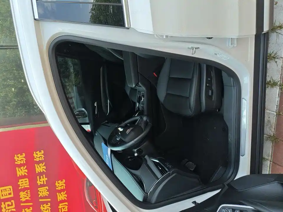 Cadillac XT4 — миниатюра 5