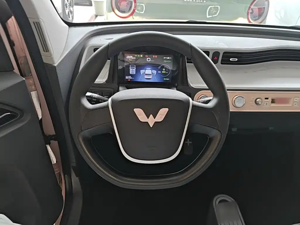 Wuling MINIEV — миниатюра 11