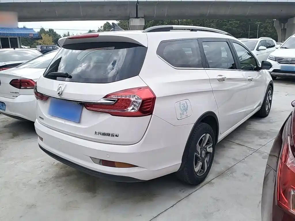 Baojun 310W — миниатюра 7