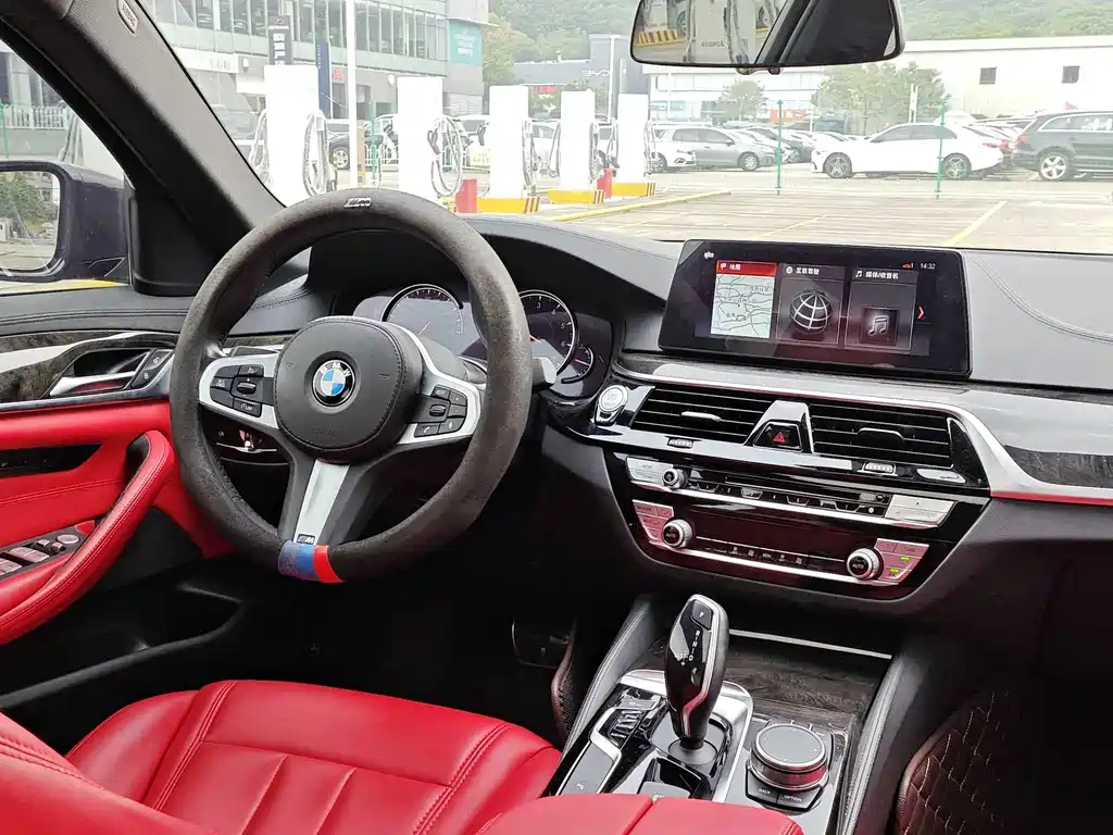 BMW 5 Series — миниатюра 9