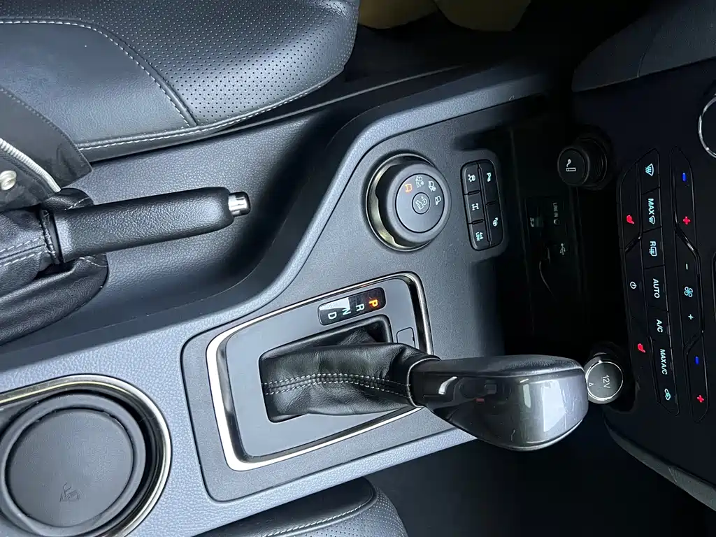 Ford Everest — миниатюра 7
