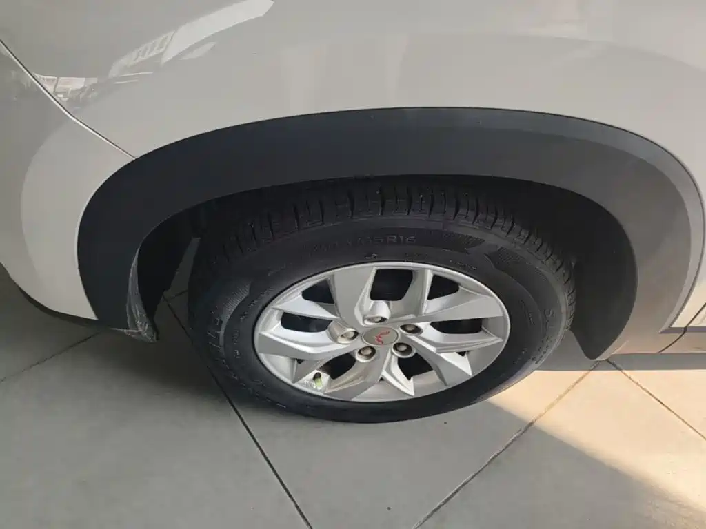 Wuling Hongguang S3 — миниатюра 23