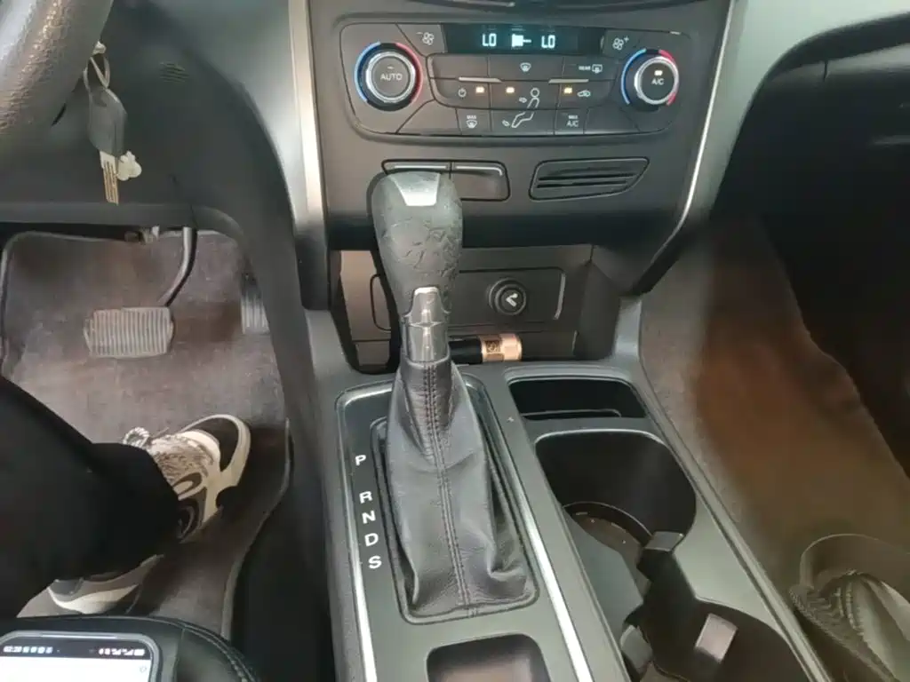 Ford Kuga — миниатюра 14