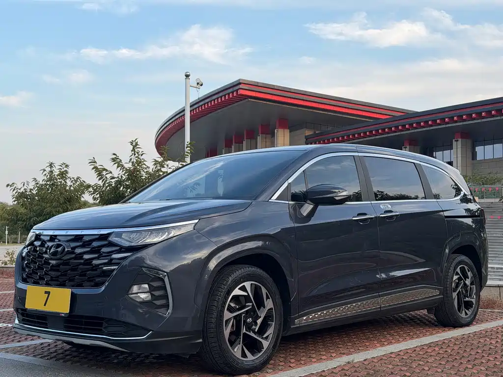Hyundai Custo