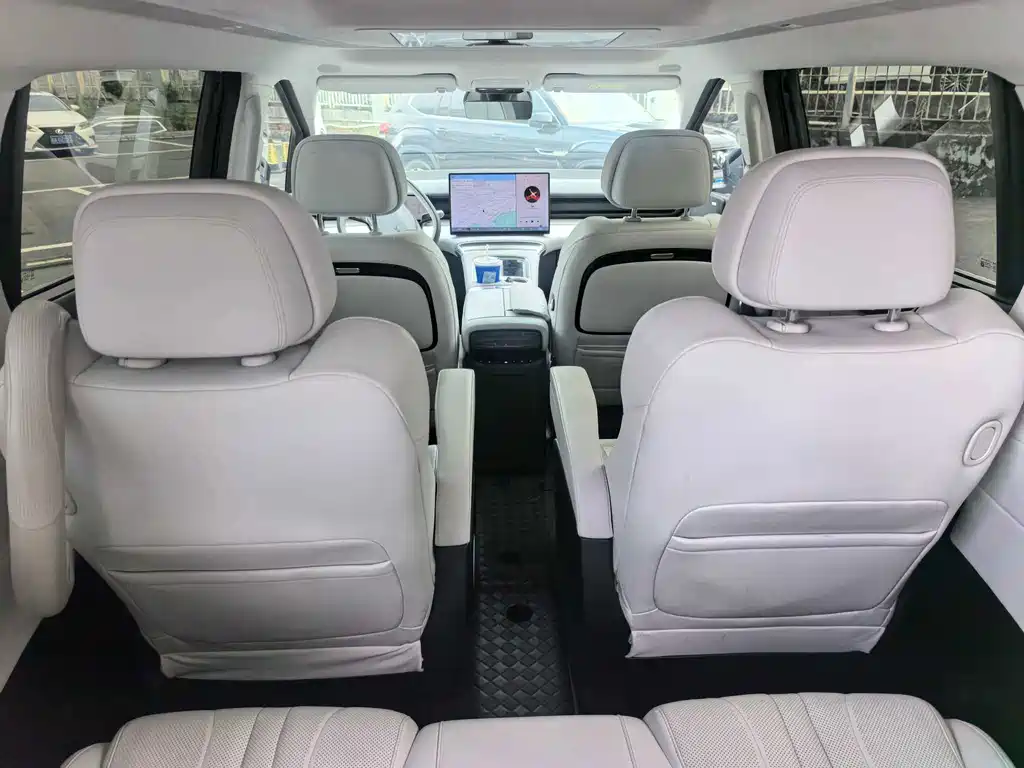 XPeng X9 — миниатюра 11