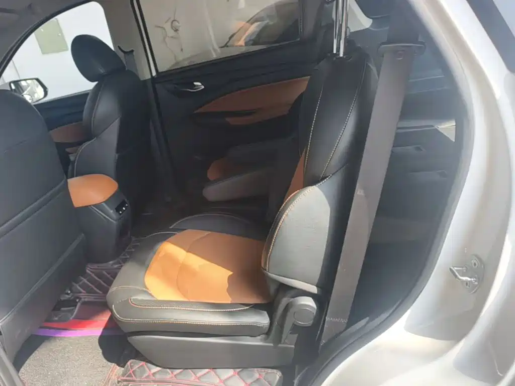 Wuling Hongguang S3 — миниатюра 17