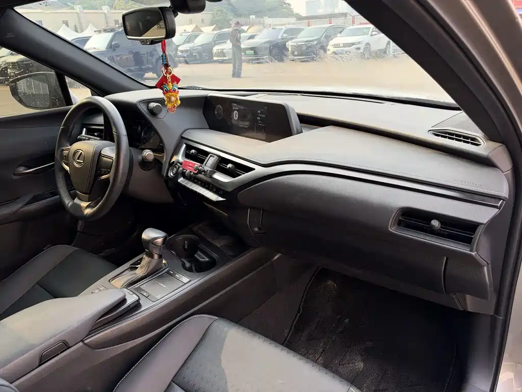 Lexus UX — миниатюра 14