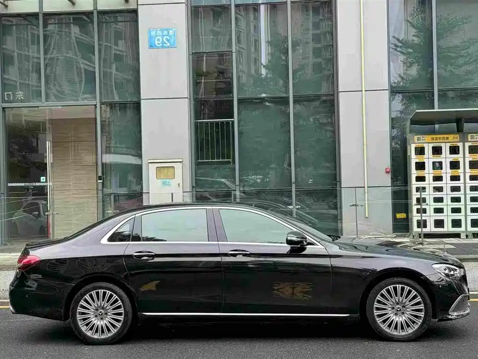 Mercedes-Benz E-Class — миниатюра 4