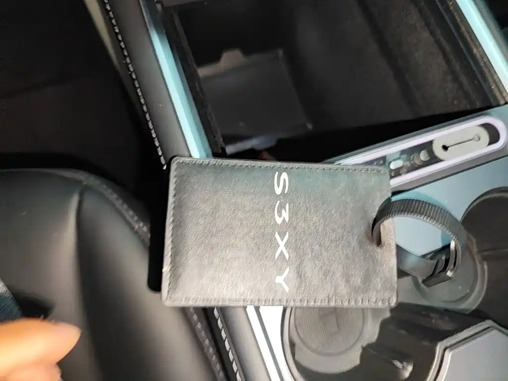 Tesla Model Y — миниатюра 9