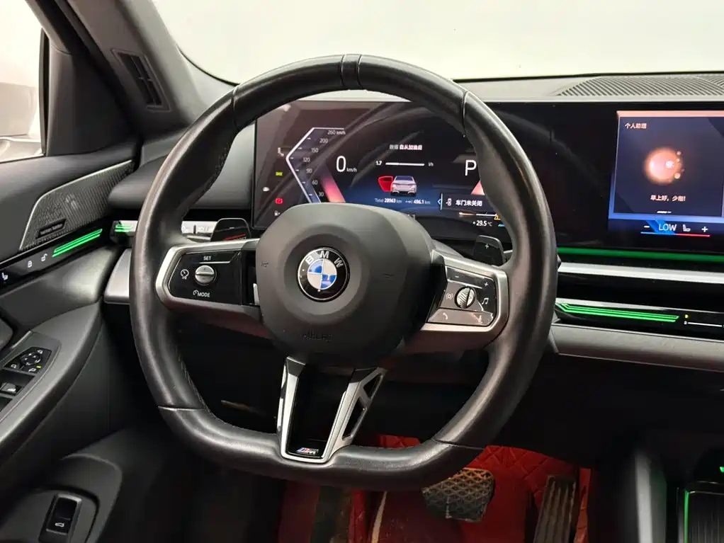 BMW 5 Series — миниатюра 12