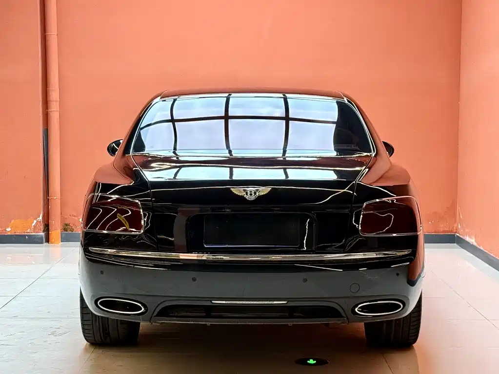Bentley Flying Spur — миниатюра 13