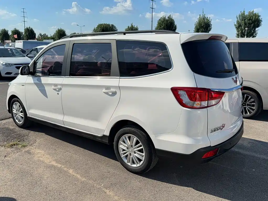 Wuling Hongguang — миниатюра 19