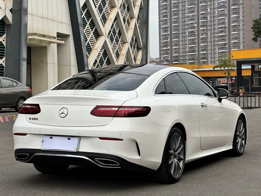 MERCEDES-BENZ E CLASS