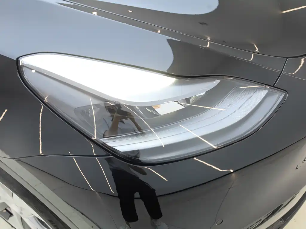 Tesla Model Y — миниатюра 28