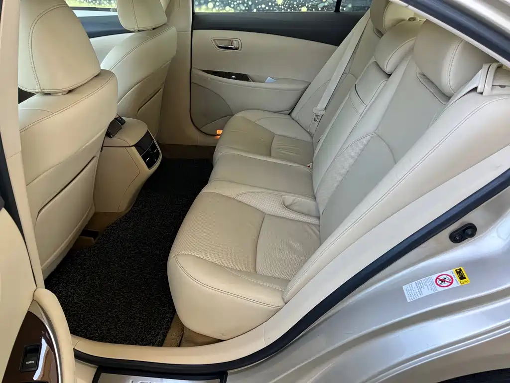 Lexus ES — миниатюра 9