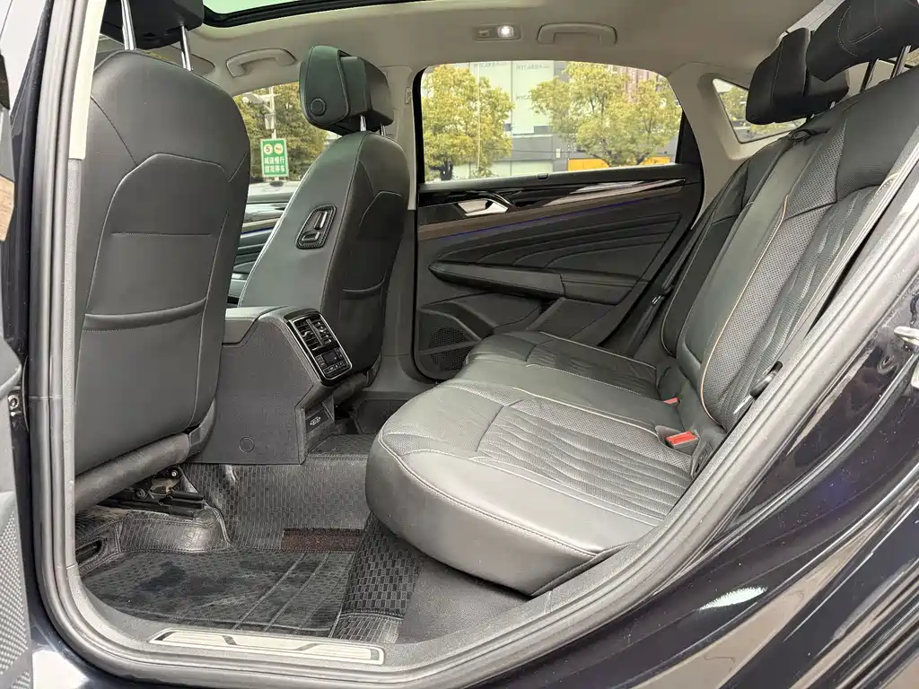 Volkswagen Passat — миниатюра 8