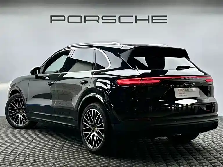 Porsche Cayenne — миниатюра 6