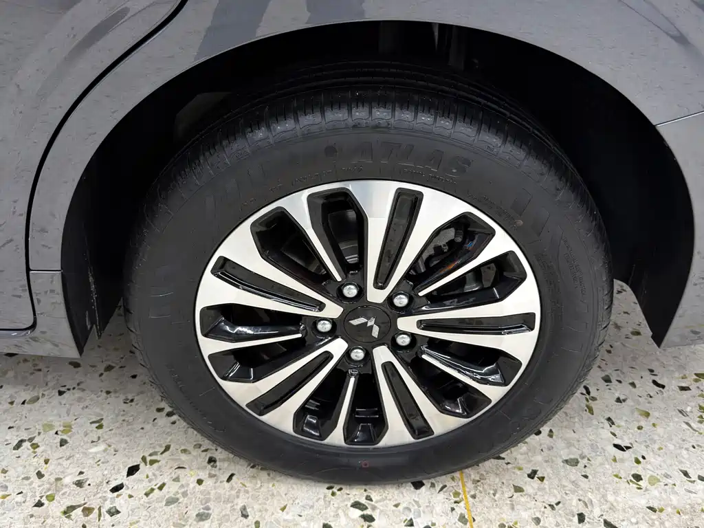 Wuling Jiachen — миниатюра 33