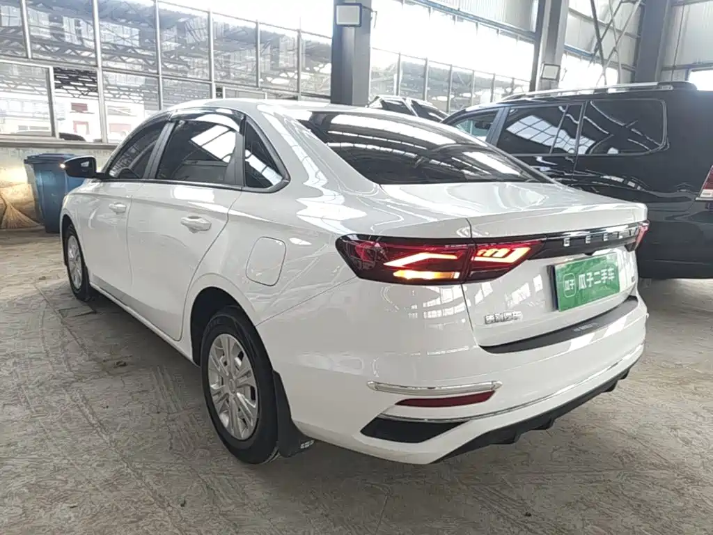 Geely Emgrand — миниатюра 5