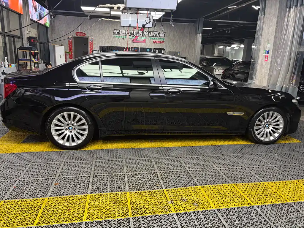 BMW 7 Series 7 2010 760Li