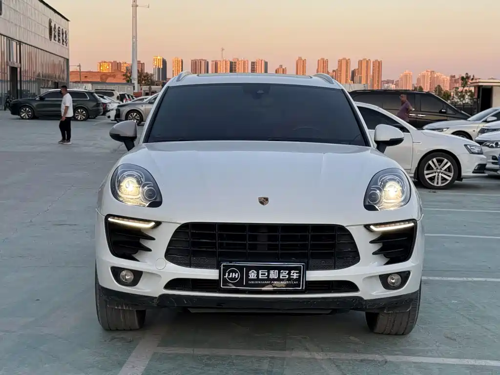 Porsche Macan — миниатюра 2