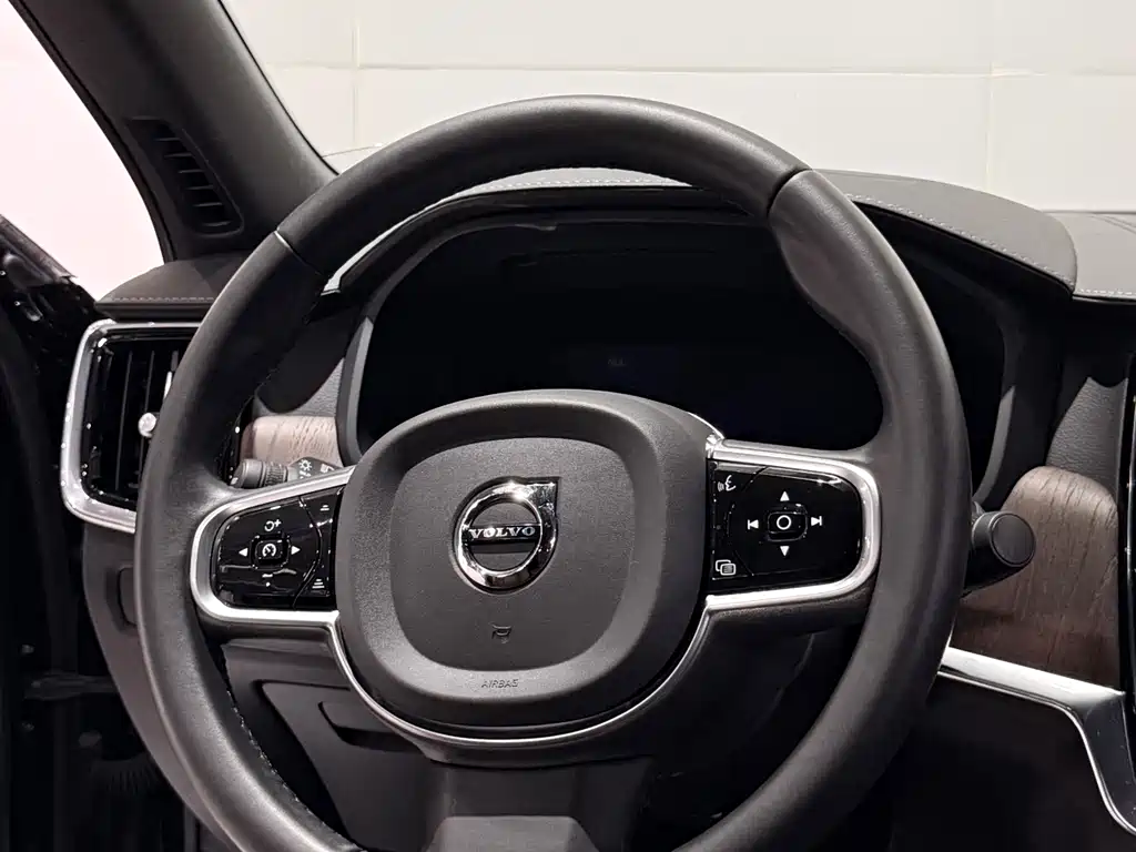 Volvo S90 2024 B5 Luxury