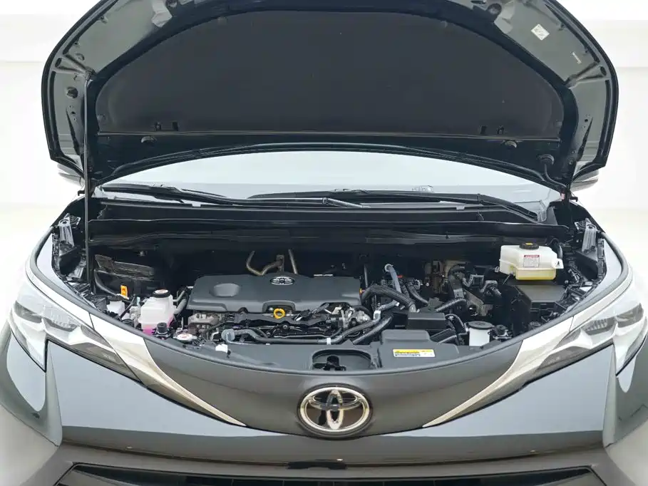 Toyota Sienna — миниатюра 6