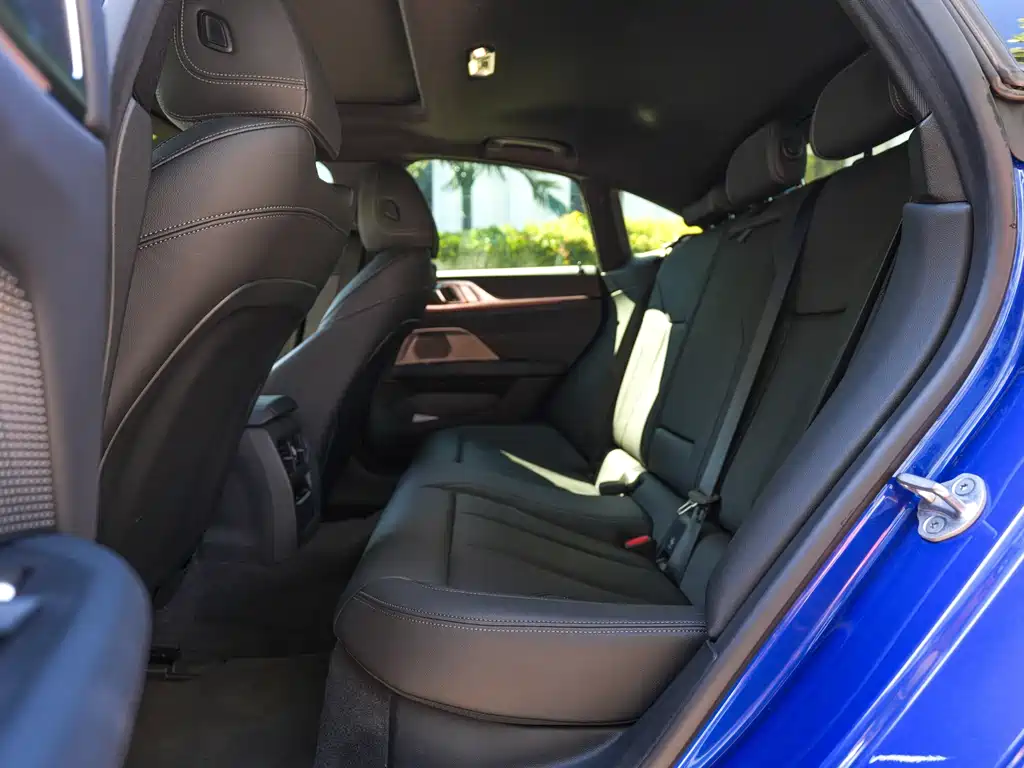 BMW i4 — миниатюра 16