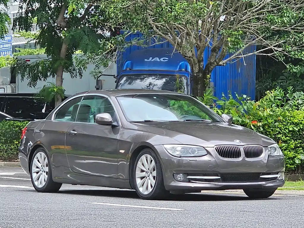 BMW 3 Series (Import) 330i Convertible Coupe Edition, фото 3