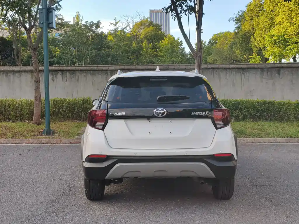 Toyota Yaris L — миниатюра 6