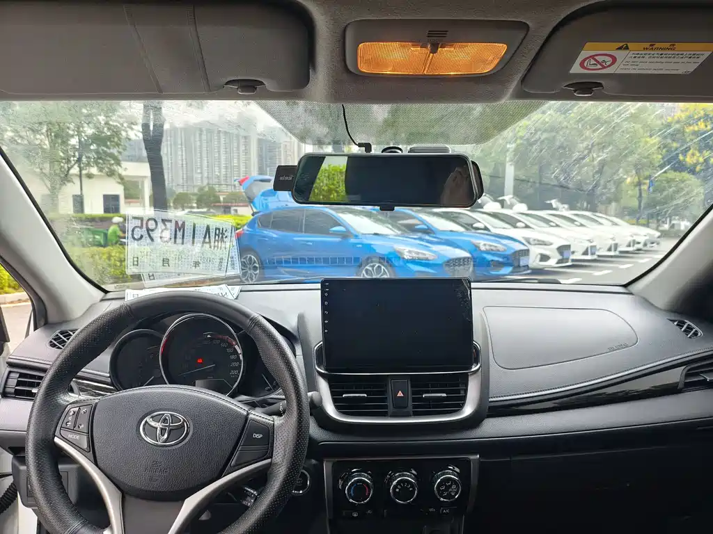 Toyota Yaris L — миниатюра 12