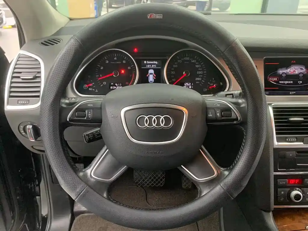 Audi Q7 — миниатюра 12
