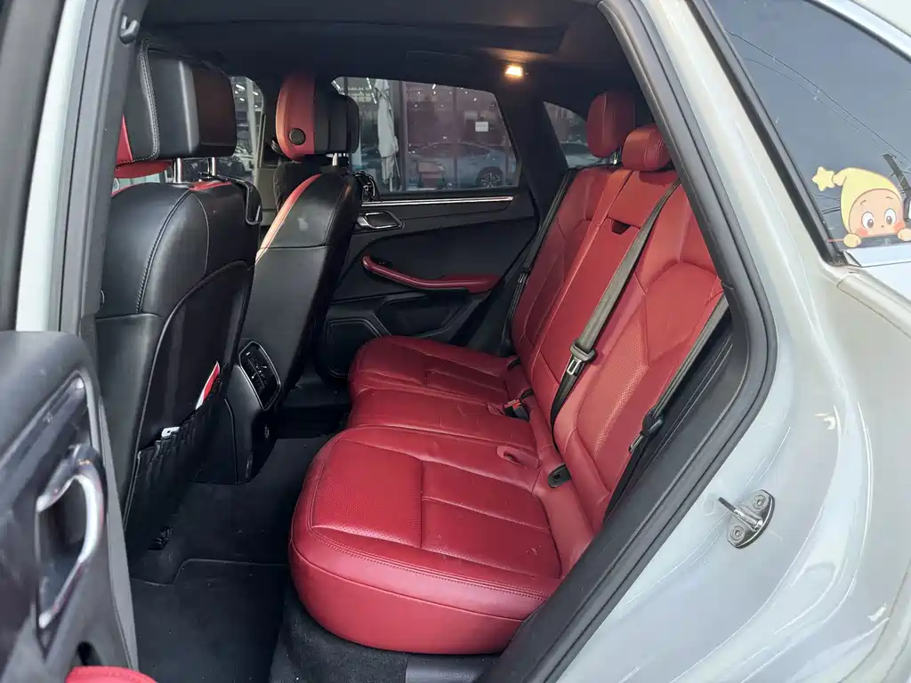 Porsche Macan — миниатюра 6