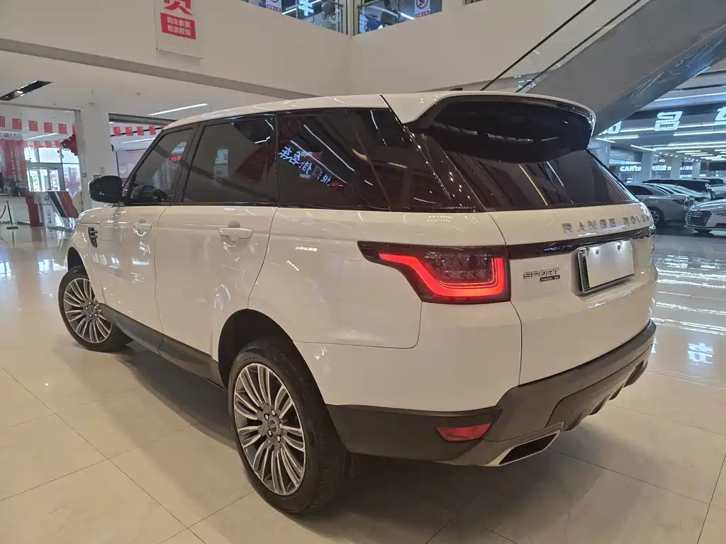 Land Rover Sport PHEV — миниатюра 7