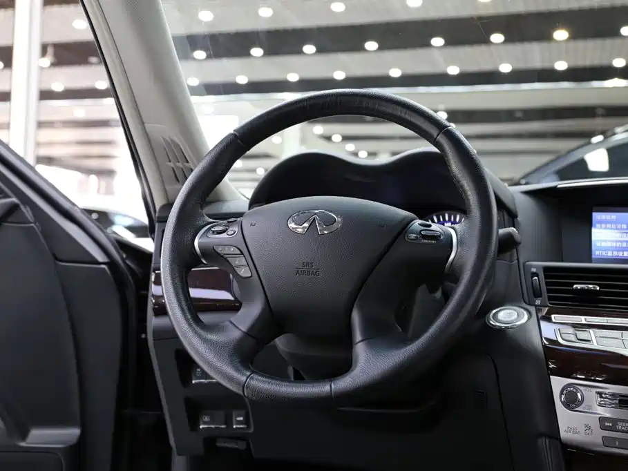 Infiniti Q70 — миниатюра 11
