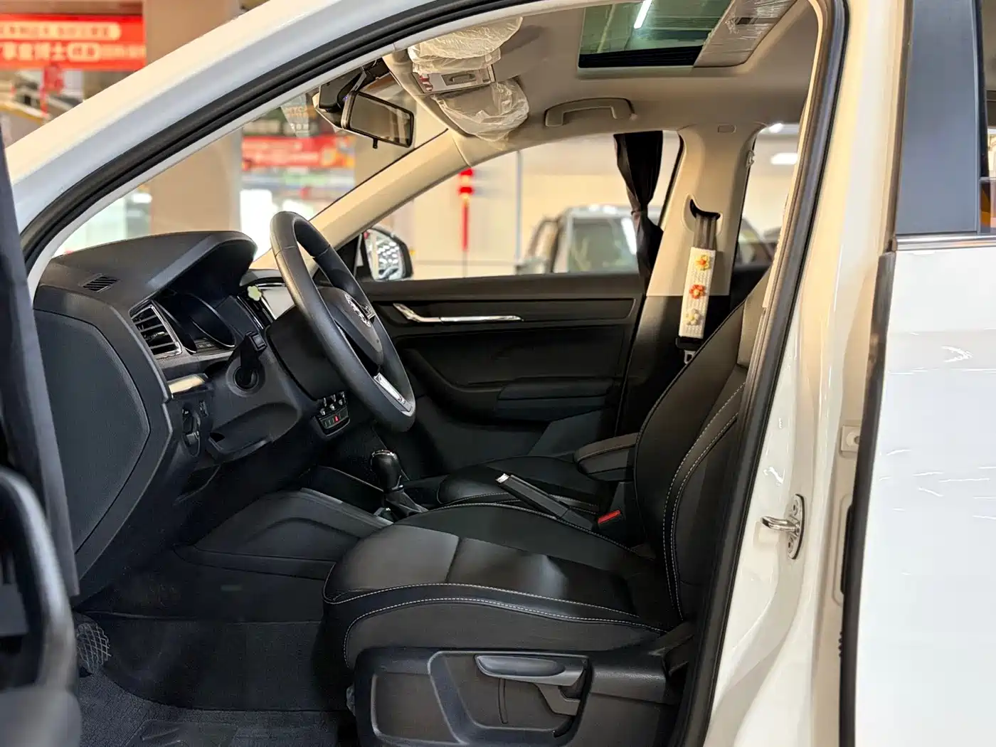 Skoda Kamiq 2023 Белый из Китая