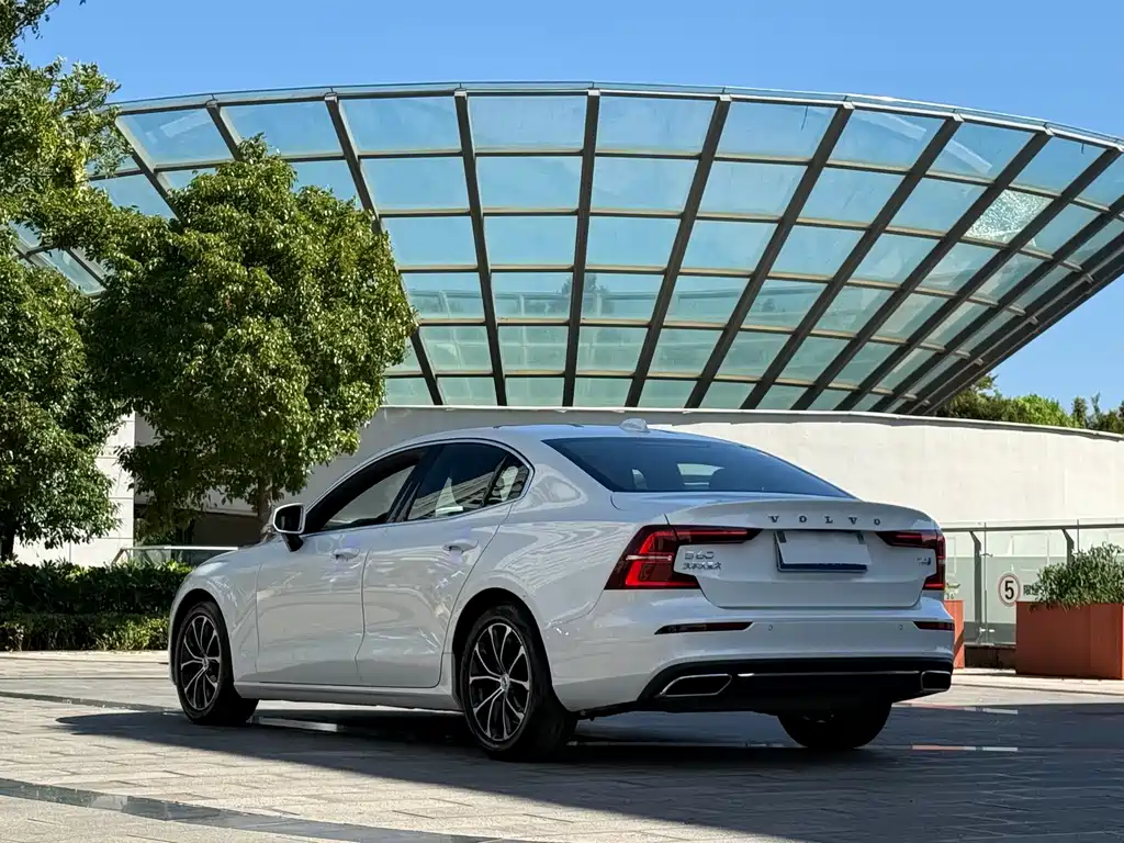 Volvo S60 — миниатюра 9