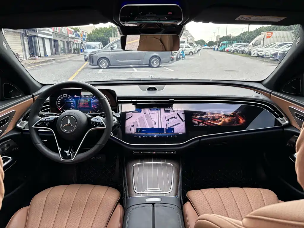 Mercedes-Benz E-Class — миниатюра 14