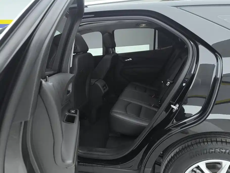 Chevrolet Equinox — миниатюра 11