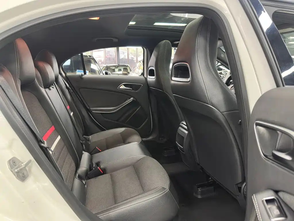 Mercedes-Benz A-Class (Import) — миниатюра 11